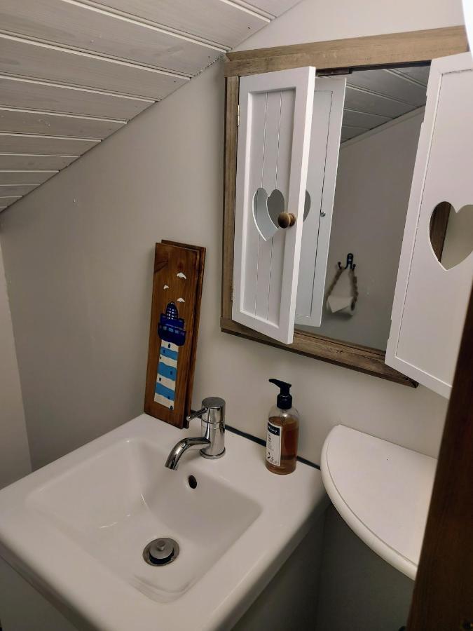 Grasteinn Guesthouse Þórshöfn 외부 사진